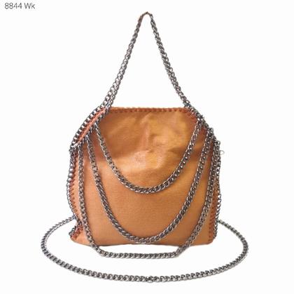 Materiais que fazem a diferença: couro, lona e sintéticos - inspiração 2