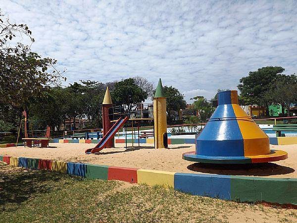 A Emoção das Montanhas-Russas e Brinquedos Radicais - inspiração 1