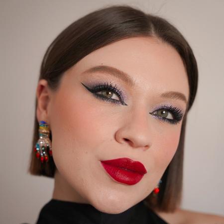 Remoção Cuidadosa: Preservando a Saúde e Hidratação dos seus Lábios - inspiração 1