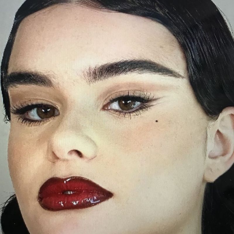 Combinações Criativas: Explorando Lápis de Boca em Diferentes Tons - inspiração 1