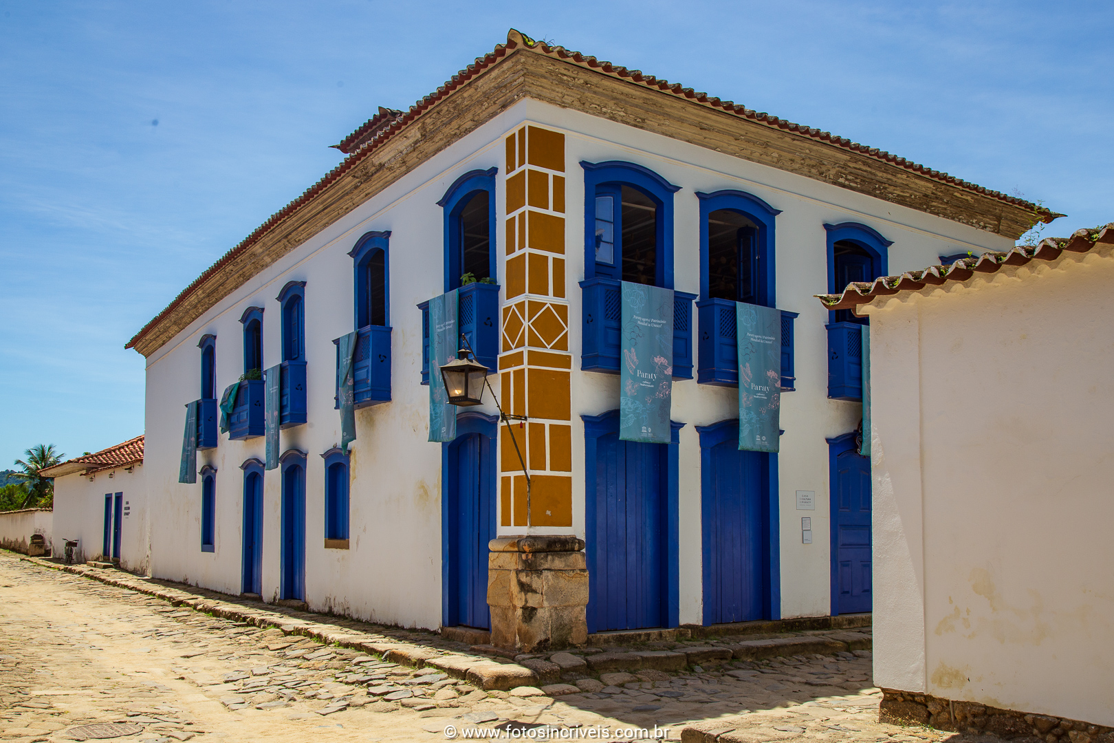 Aprecie a Arte em Galerias Locais - inspiração 1