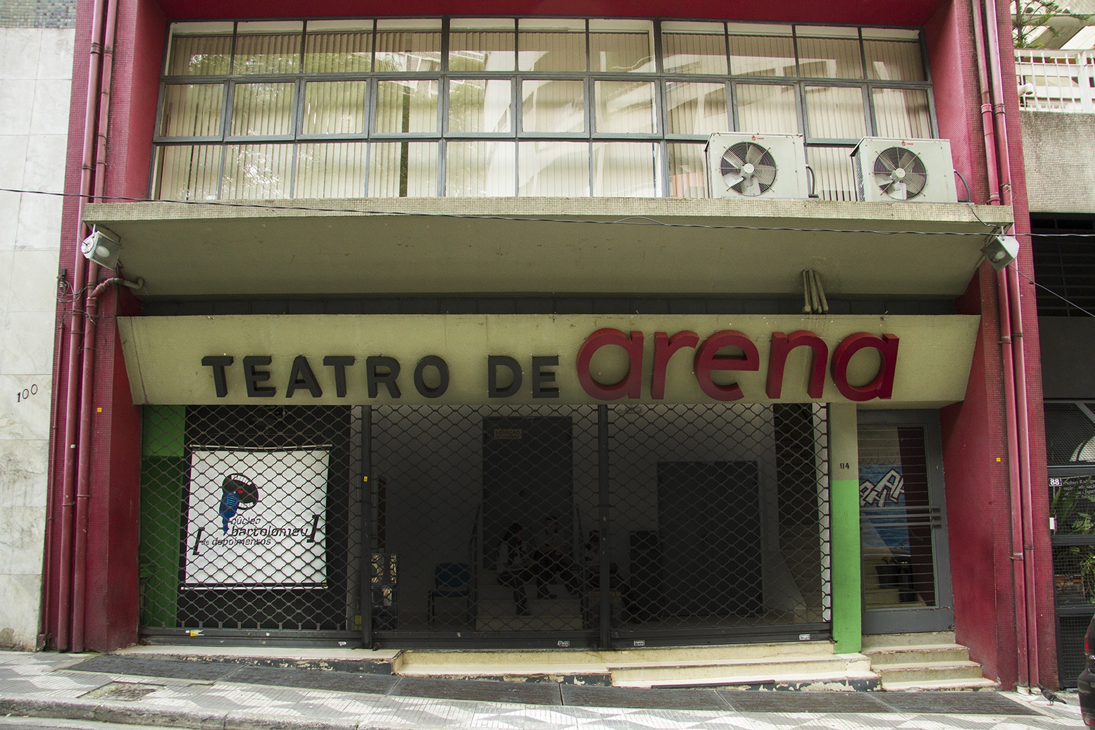 Teatro de Arena no Brasil: Casos e Reconhecimento - inspiração 2
