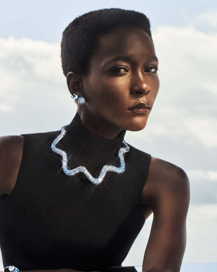 erros comuns ao escolher acessórios para vestido preto