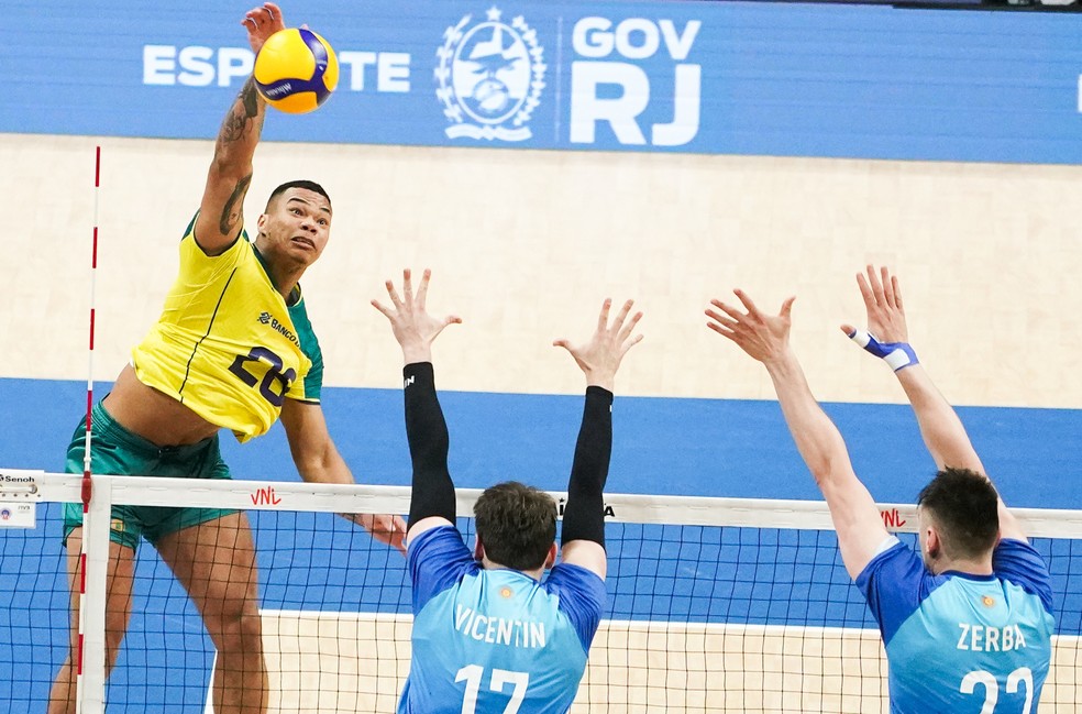 altura da rede de volei masculino e feminino