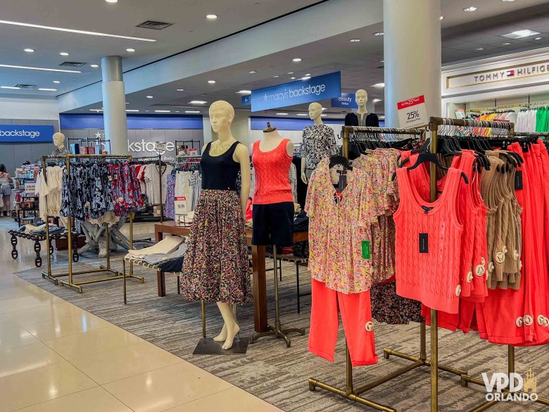 5 ideias de títulos:
1. Guia Completo: Como Apoiar o Comércio Local em Suas Viagens
2. Turismo Ético: Impacto Positivo na Economia e Cultura Local
3. Descubra o Sabor Autêntico: Dicas para Comer em Restaurantes Locais
4. Artesanato Local: Valorize a Cultura e Leve Lembranças Únicas
5. Turismo de Base Comunitária: Uma Experiência Transformadora