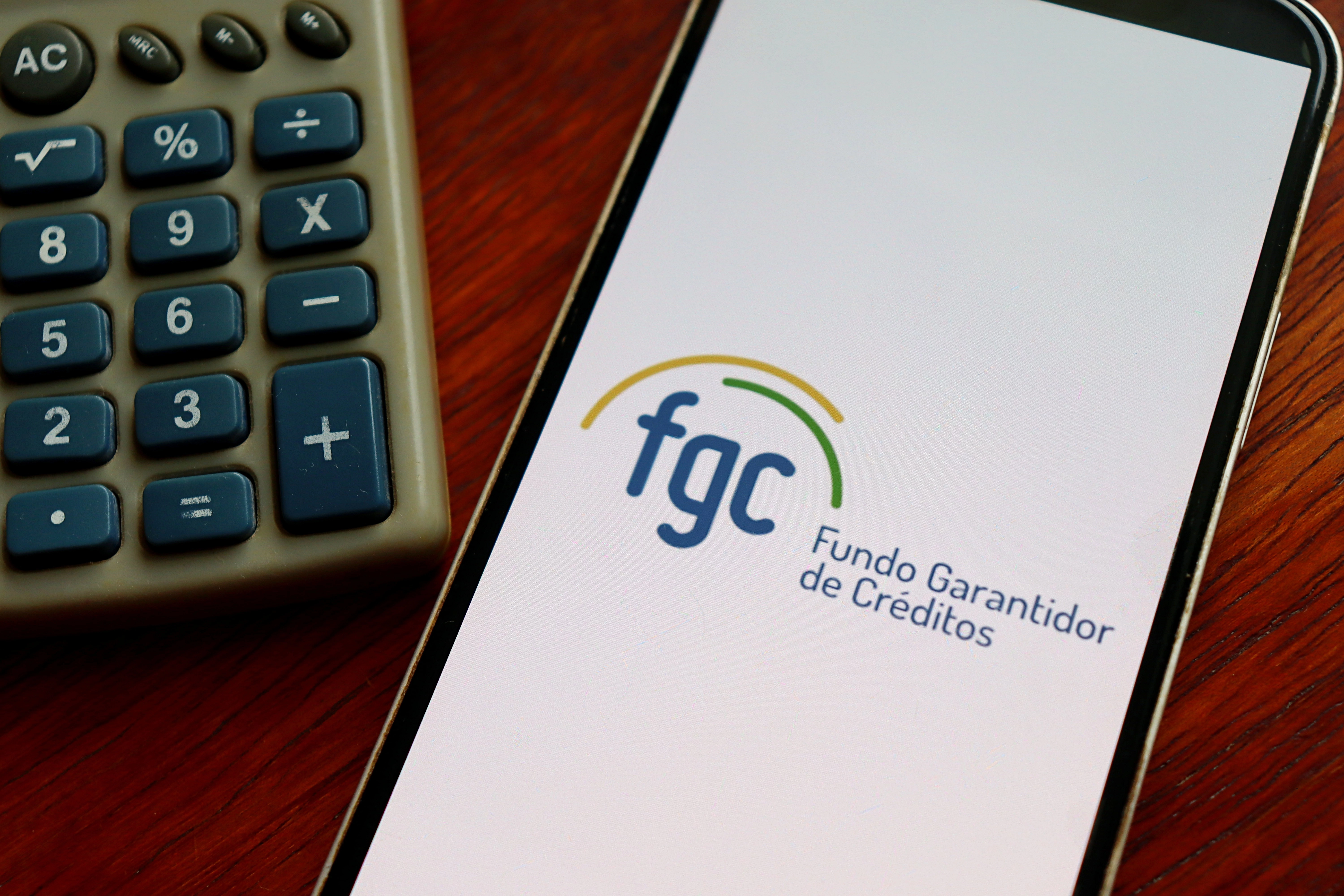 Nubank e Mercado Pago: O FGC se aplica ao seu dinheiro parado?