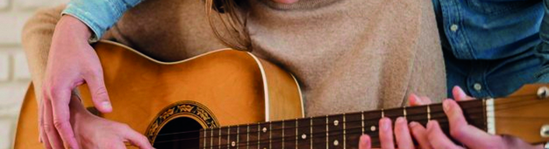 Tocar um instrumento musical na terceira idade: Mantendo o cérebro ativo.