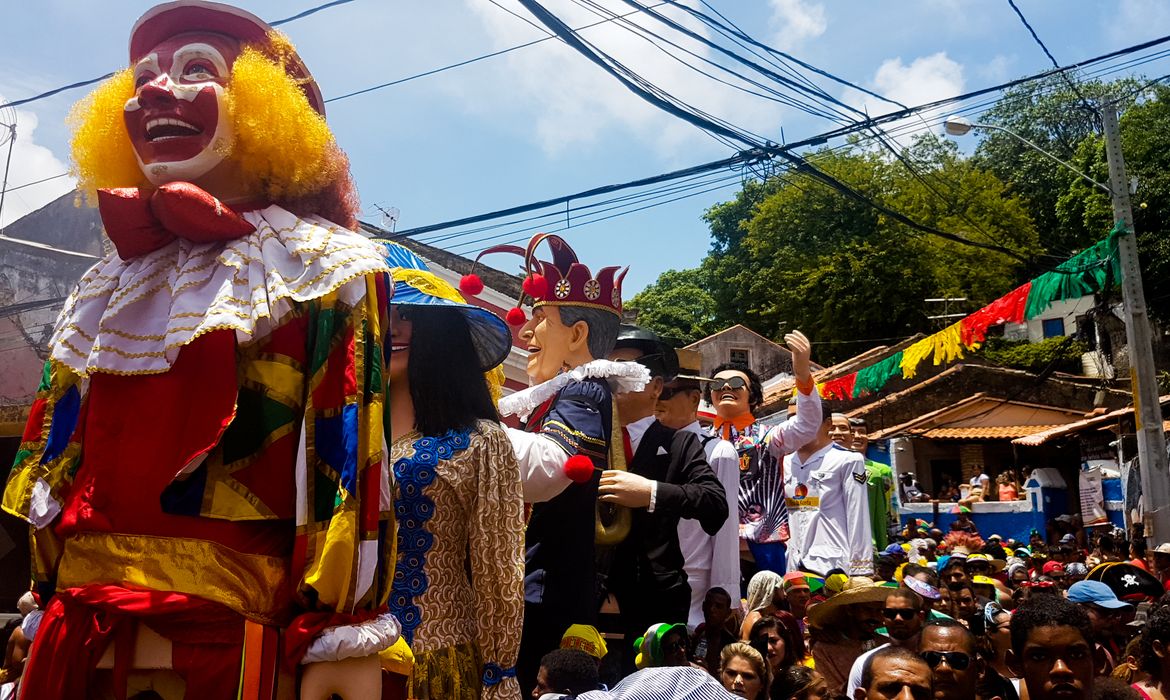 Onde ver bonecos gigantes Olinda