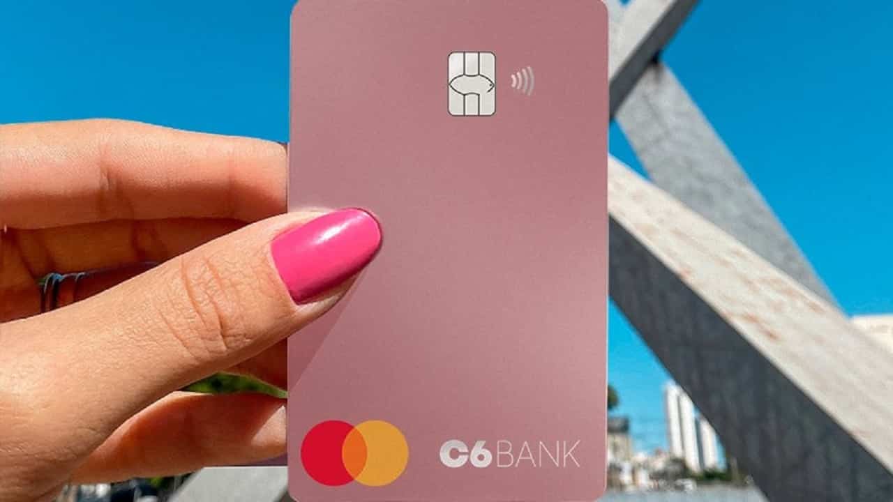 Como isentar a anuidade do C6 Carbon e Platinum em 2026