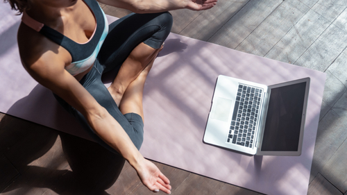 comparativo: melhores canais de yoga gratuitos vs. apps pagos