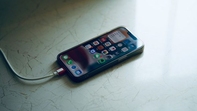 carregamento rápido danifica celular