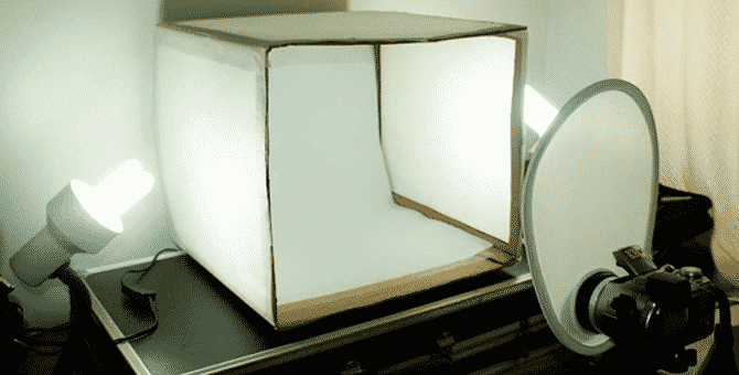 5 ideias de títulos:
1. Cenário de Fotos de Produtos: Guia Completo para Iniciantes
2. Iluminação Perfeita: Segredos para Fotos de Produtos Profissionais
3. Props que Vendem: Como Escolher Elementos de Composição para Suas Fotos
4. Fundo Infinito vs. Texturas Naturais: Qual o Melhor para Seu Produto?
5. Dicas de Edição Rápida para Fotos de Produtos com Canva e IA