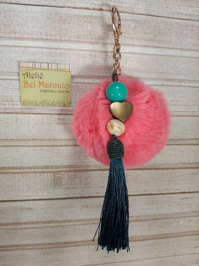 Chaveiros Pompom de Luxo vs. Opções Acessíveis: Vale a Pena?