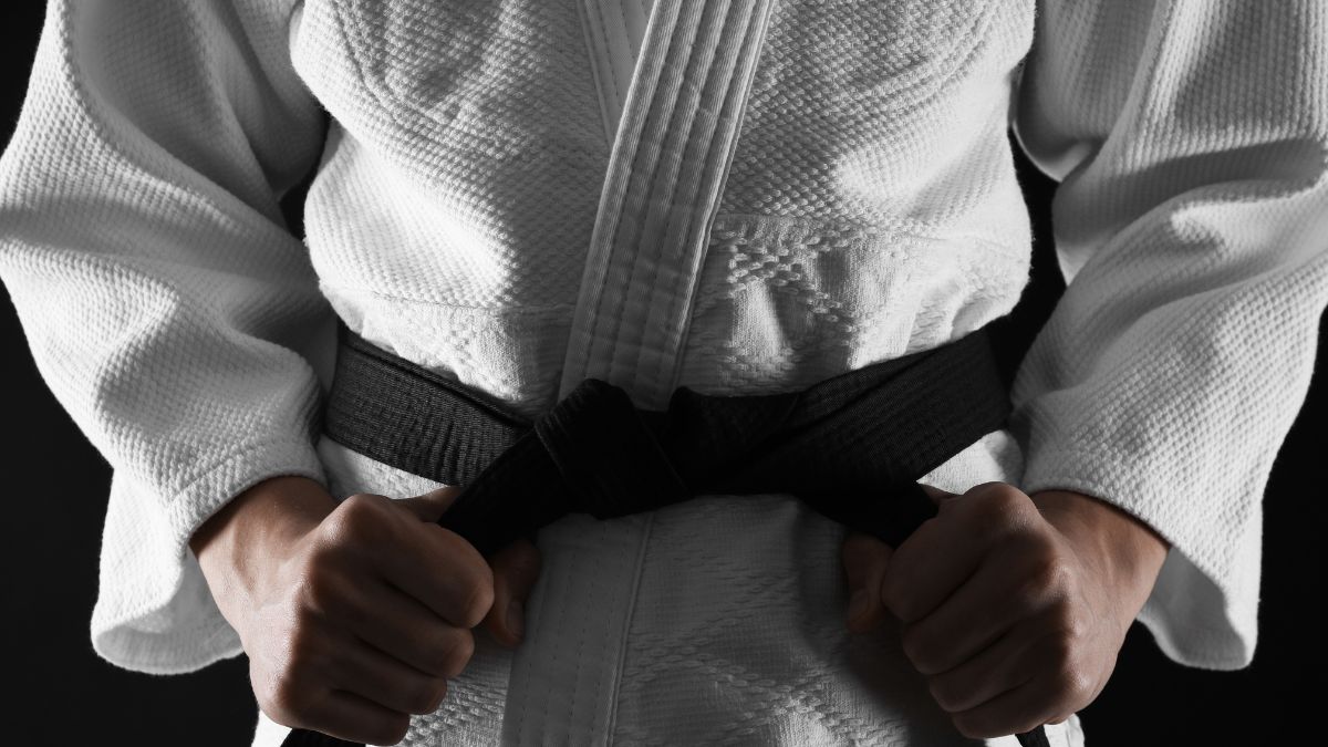 Diferentes tipos de nós de faixa no judô: Vantagens e desvantagens
