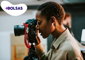 Exercícios Práticos para Desenvolver a Expressão Facial para Câmera