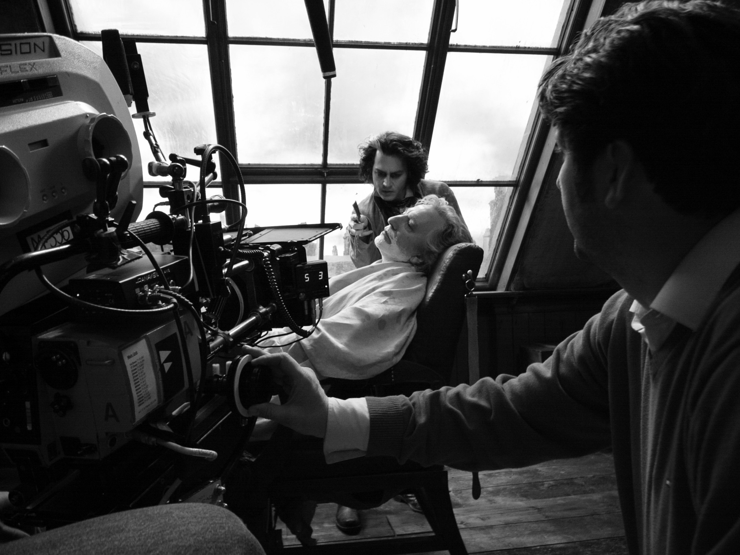 Teatro vs. Câmera: Entenda as Diferenças Essenciais na Atuação