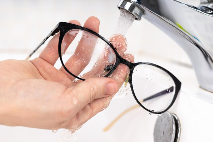 Os Melhores Sprays Limpa-Lentes para Óculos de Grau