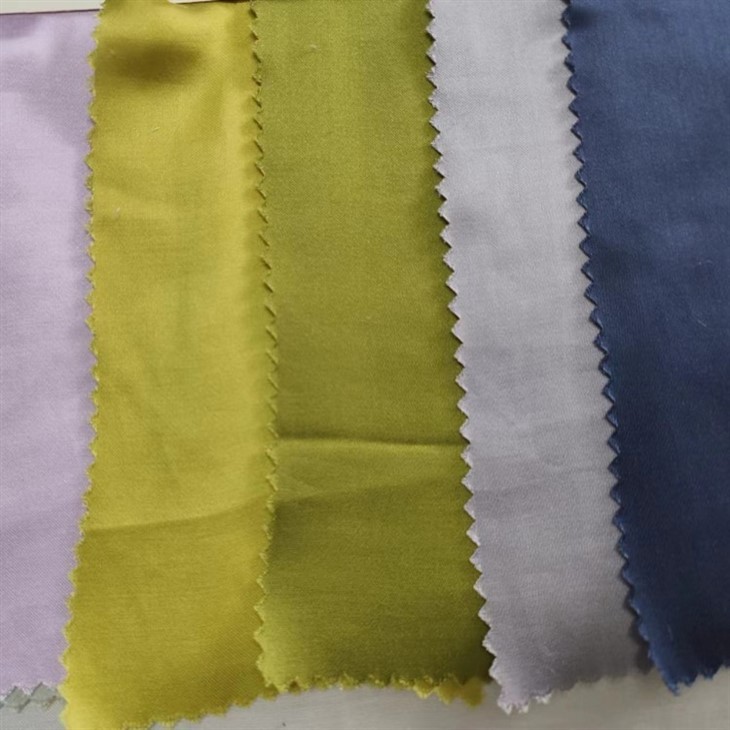 Como Passar e Armazenar Roupas de Viscose para Durarem Mais