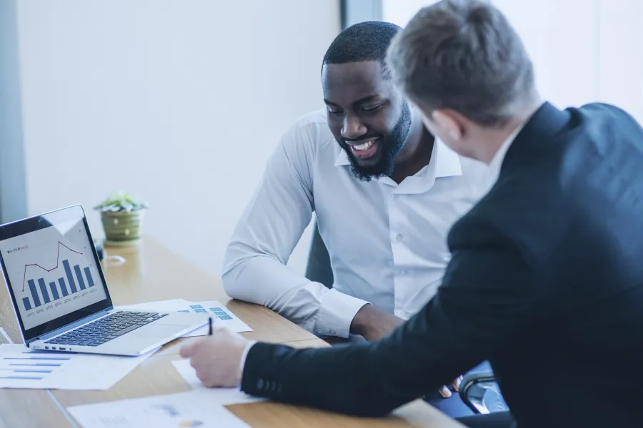 como escolher um assessor de investimentos