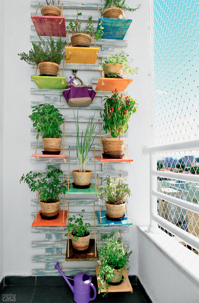 Guia Completo de Plantas para Horta Vertical em Apartamentos