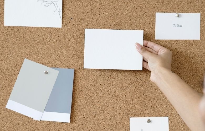 como fazer quadro de avisos de cortiça