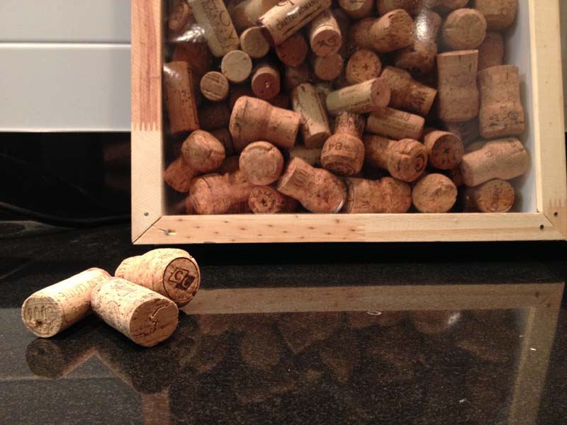 como fazer quadro porta rolhas