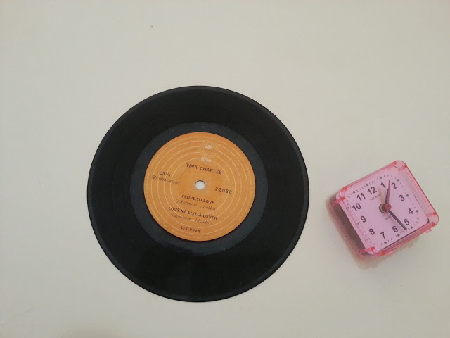 Como Restaurar Discos de Vinil para Projetos DIY