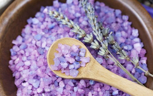 Sal de Epsom: Todos os Benefícios para o Seu Banho e Saúde
