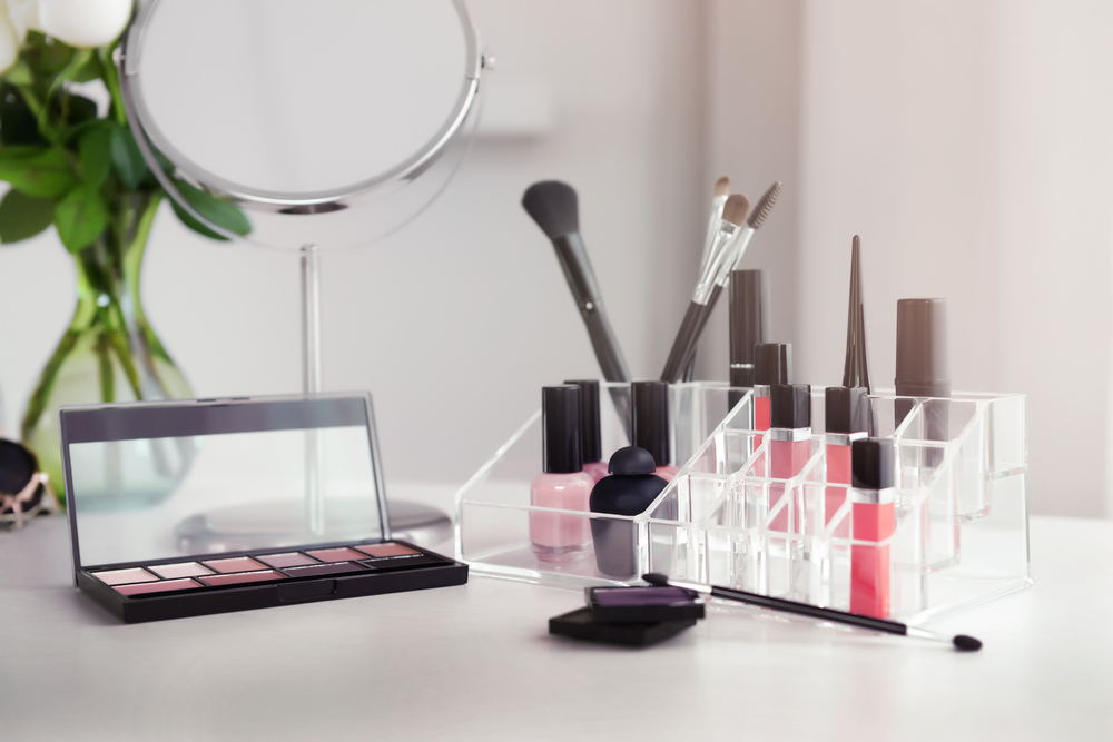 ideias de organizador de maquiagem de metal criativo