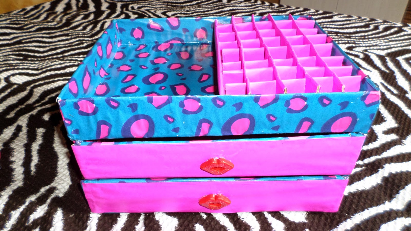 Guia Completo de Colas para Artesanato: Qual Usar em Cada Projeto?