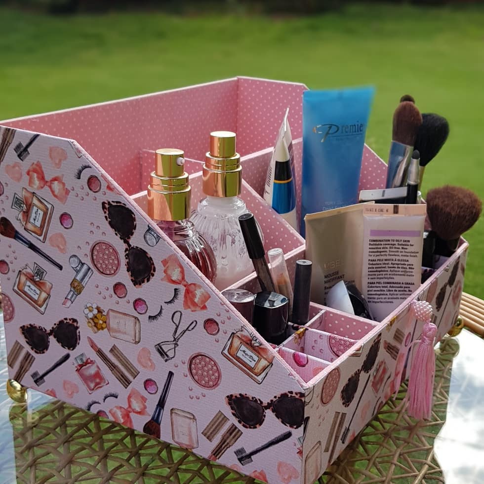 Como Fazer um Porta-Pincéis de Maquiagem com Materiais Reciclados