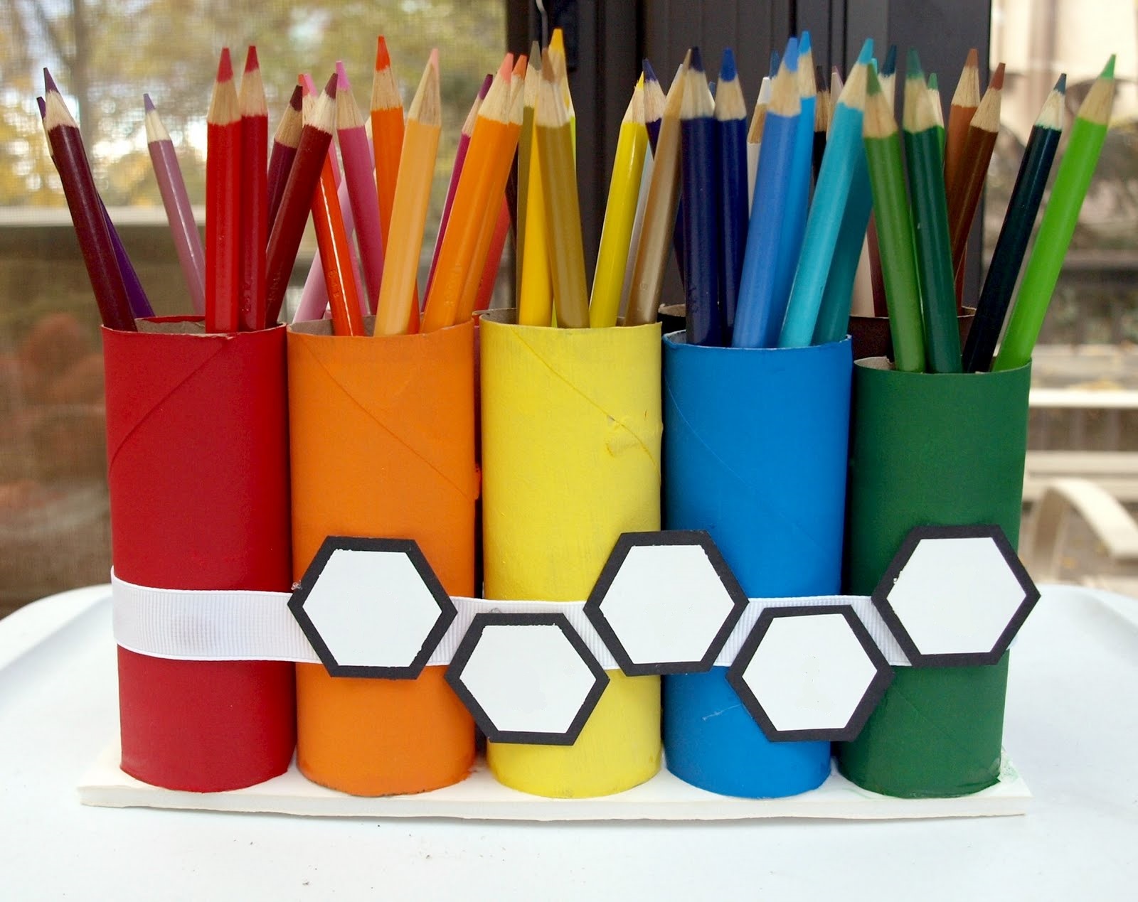 como fazer um porta-lápis de rolo de papel higiênico