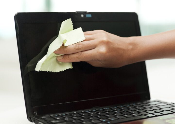 Guia completo: Produtos ideais para limpar telas de eletrônicos