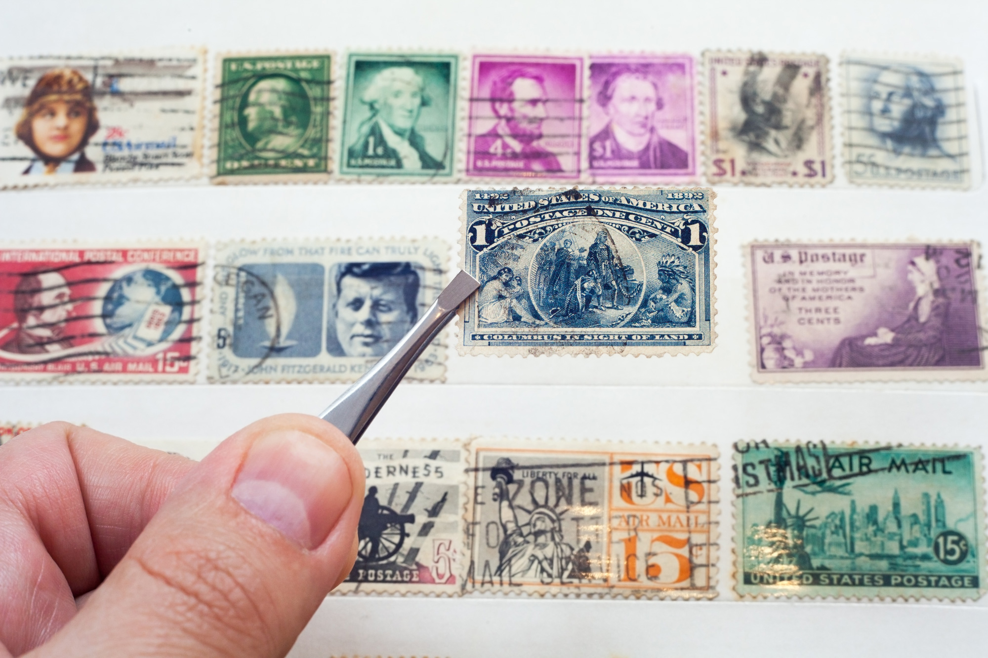 5 ideias de títulos:
1. Guia Completo: Como Limpar e Conservar Sua Coleção de Selos
2. Selos Raros: Dicas Essenciais de Limpeza e Manuseio
3. Desmistificando a Limpeza de Selos: Métodos Seguros e Eficazes
4. Proteja Seu Investimento: A Importância da Conservação de Selos
5. Deixe Seus Selos Como Novos: Técnicas de Limpeza para Colecionadores