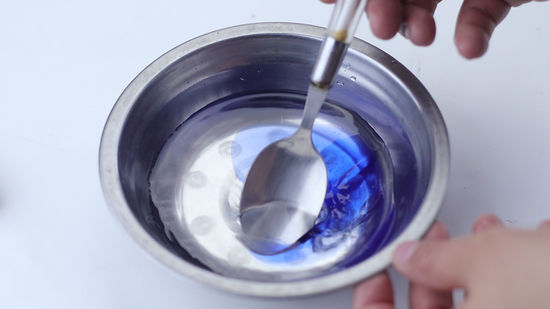 como limpar couro sintetico branco