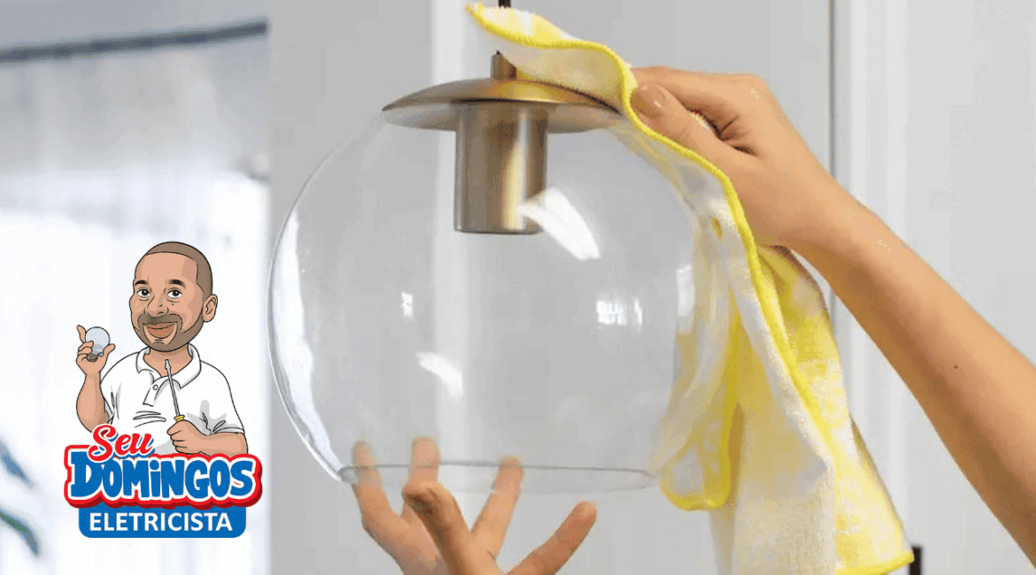 erros comuns ao limpar luminária de teto