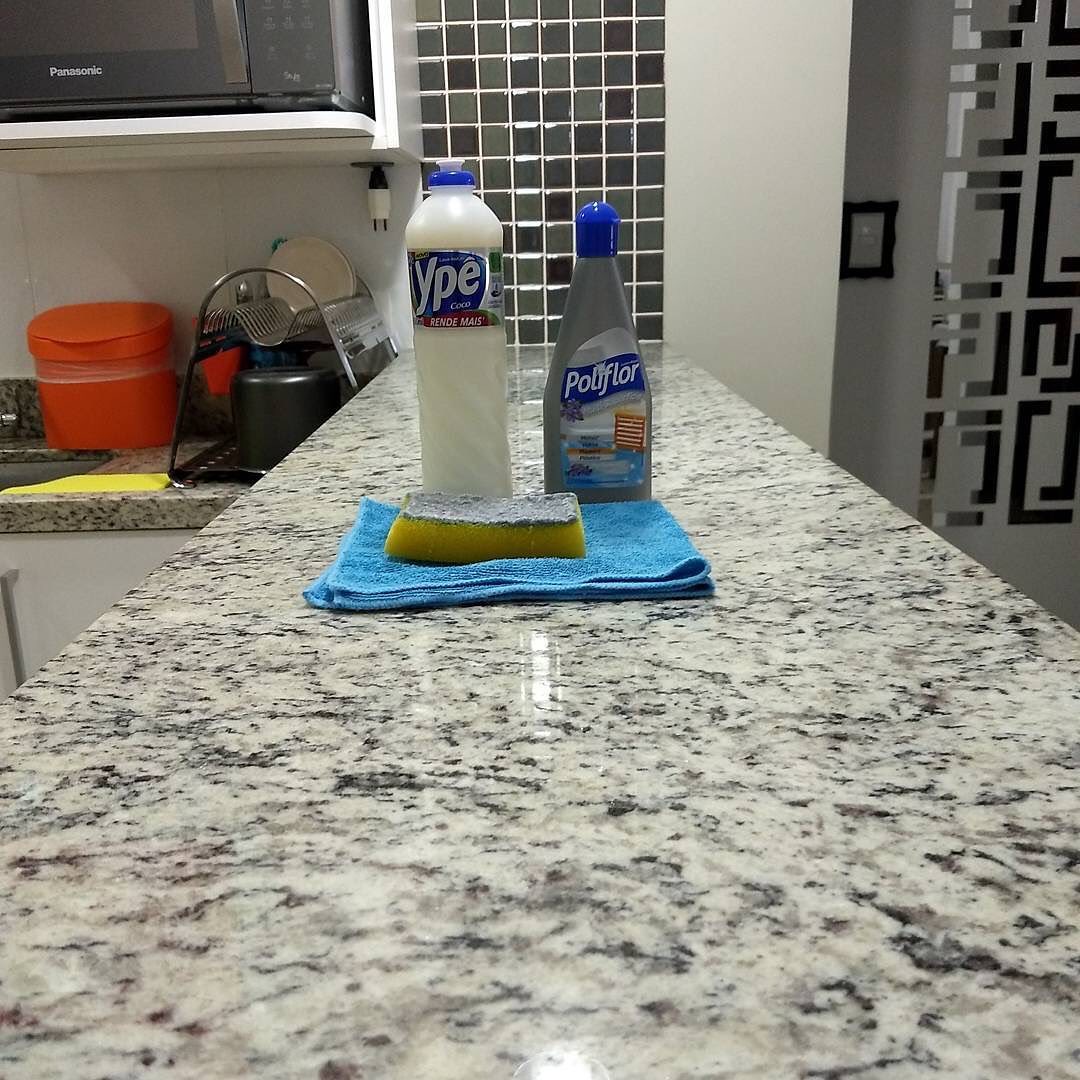 melhores receitas caseiras para limpar pia de mármore manchada