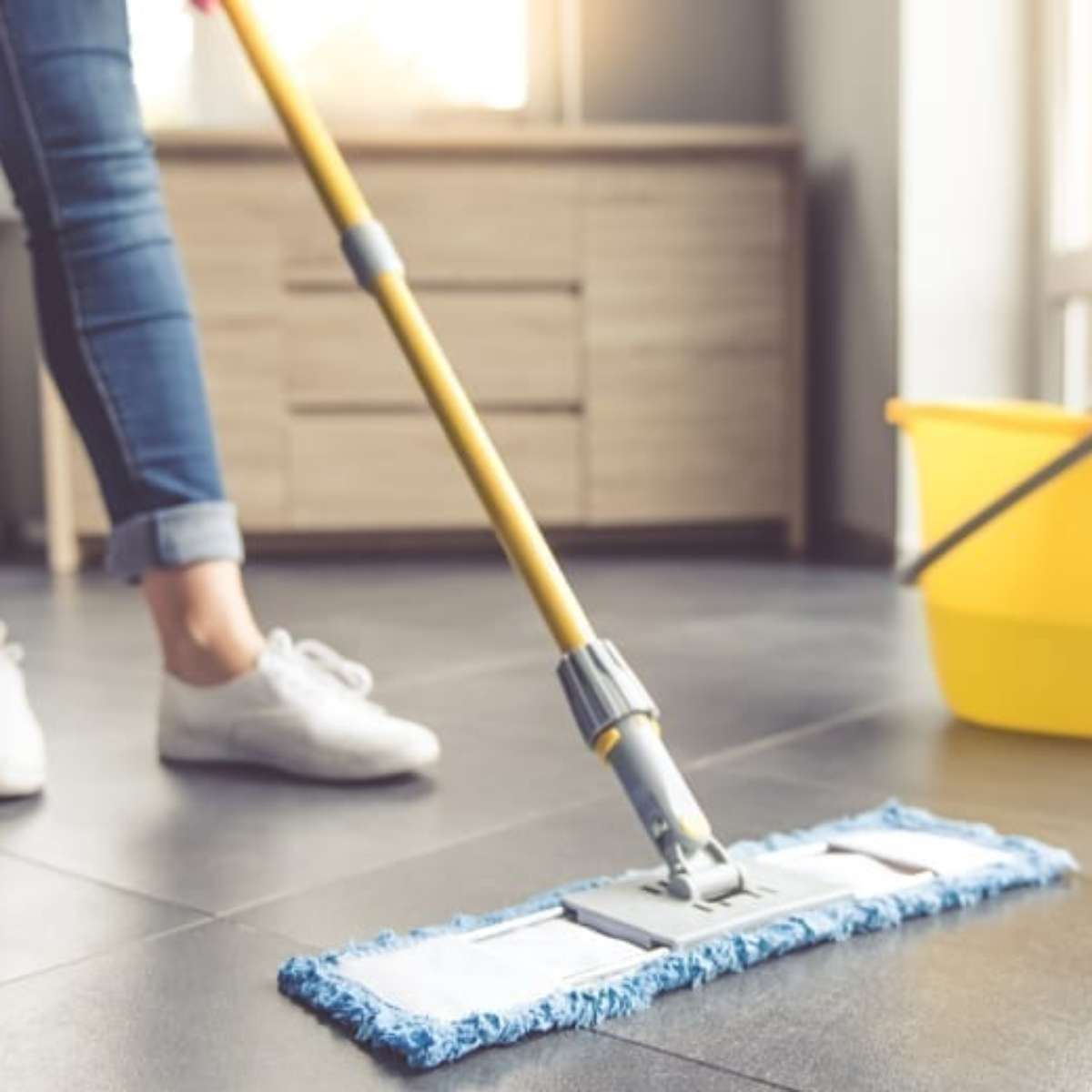 como limpar piso de ceramica encardido