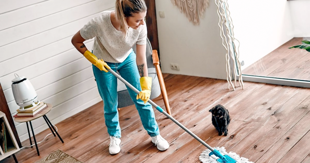 como limpar piso laminado para dar brilho