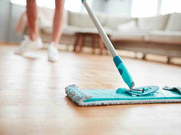 como limpar piso laminado para dar brilho