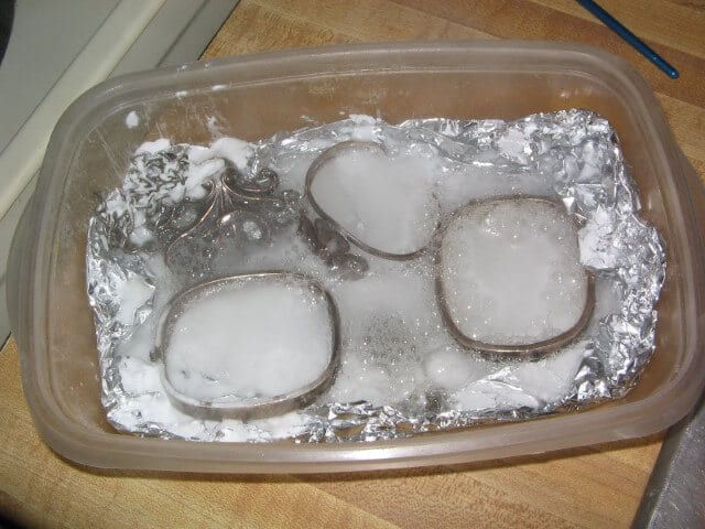 O Que Fazer Quando a Prata Escurece Rapidamente?