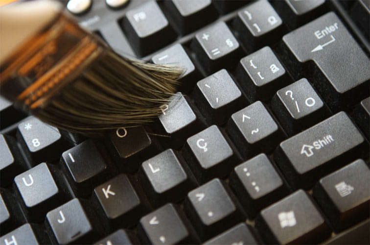 Guia Completo: Como Escolher o Melhor Álcool Isopropílico para Eletrônicos