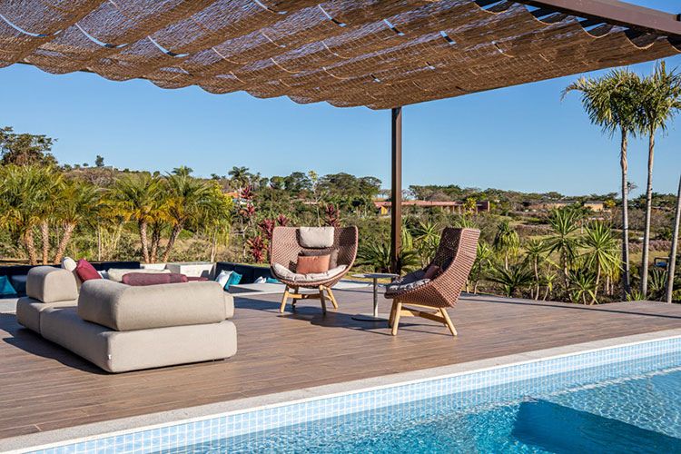 Plantas e Paisagismo para Áreas de Piscina: Dicas Essenciais