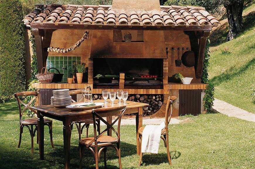 Móveis Multifuncionais: Soluções para sua Área de Churrasco Pequena