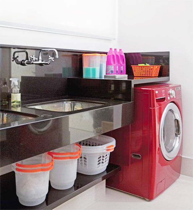 como organizar a área de serviço com balde