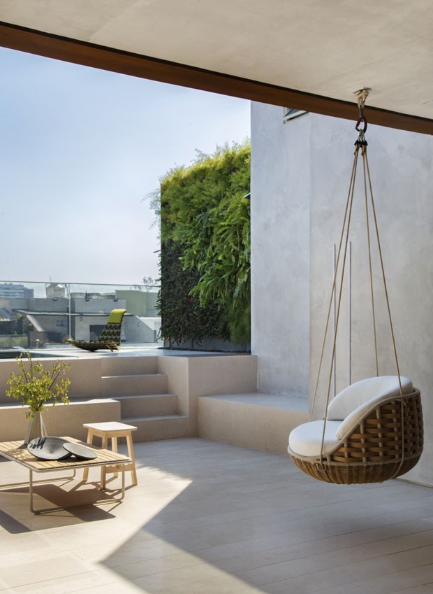 Materiais Ideais para Pisos e Revestimentos de Áreas Externas: Durabilidade e Estilo