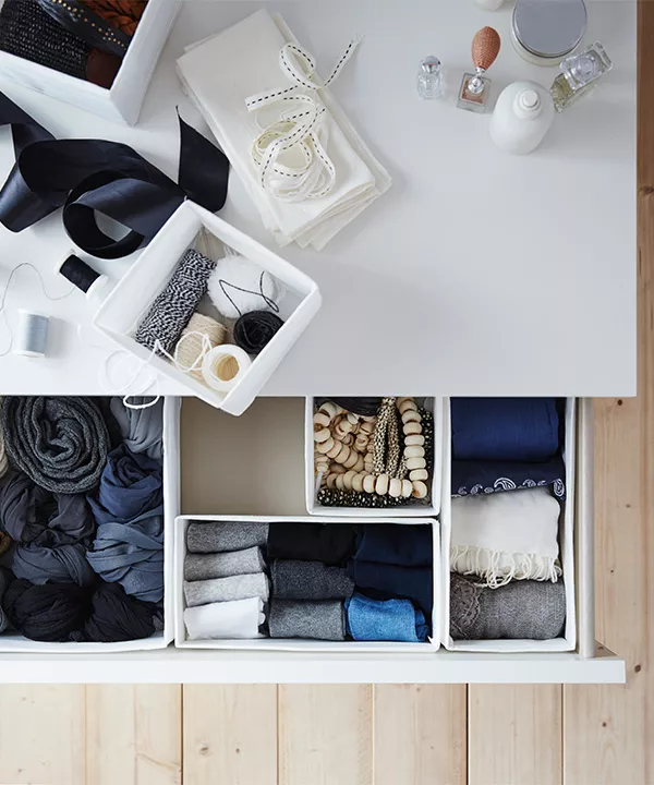 como organizar a gaveta de chapéus