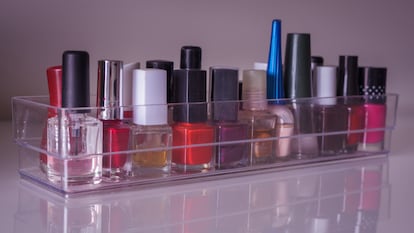 como organizar a gaveta de esmaltes