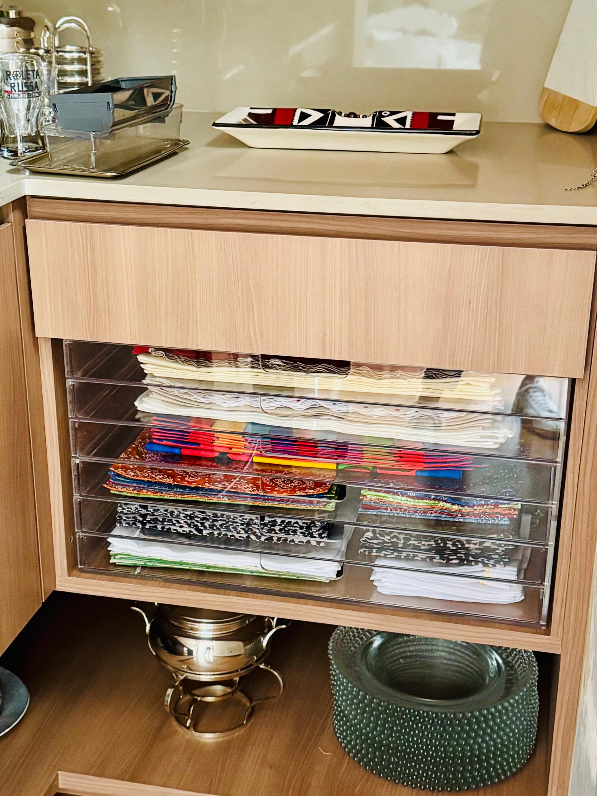 como organizar a gaveta de jogos americanos