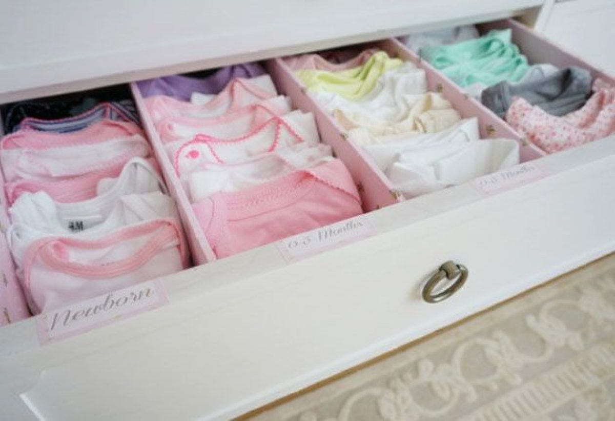 Como Dobrar Roupas de Bebê para Economizar Espaço